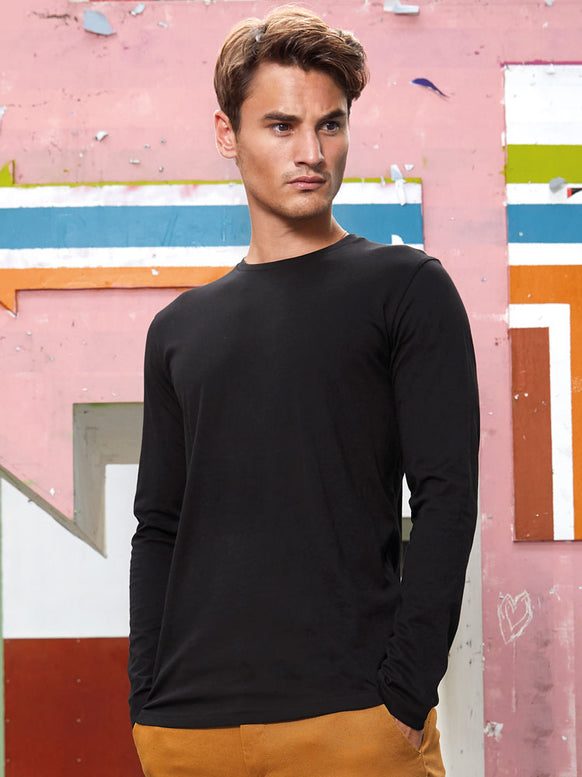 Mann mit Corporate Fashion, Corporate wear oder Corporate Kleidung Pullover