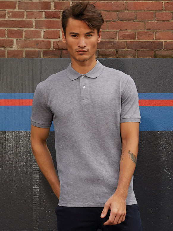 Mann mit Corporate Fashion, Corporate wear oder Corporate Kleidung Polo
