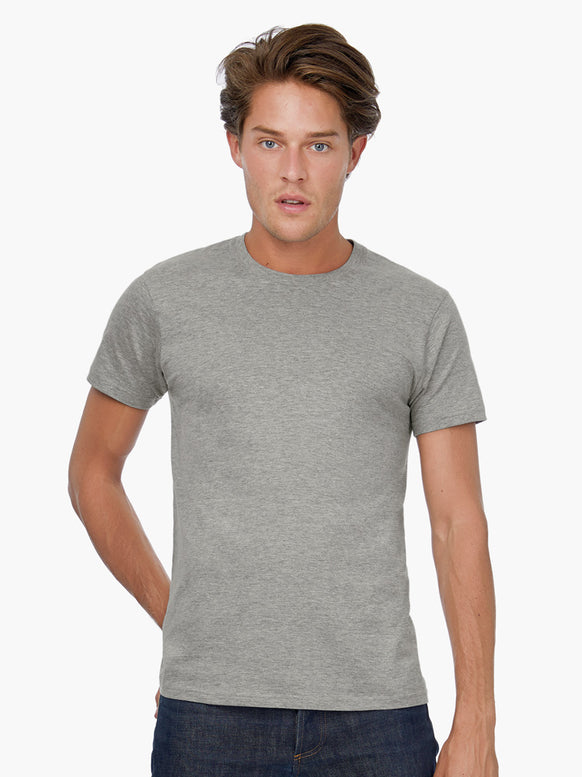 Mann mit Corporate Fashion, Corporate wear oder Corporate Kleidung T-Shirt
