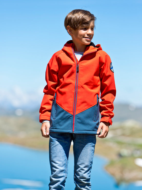 Kind mit Outdoor Bekleidung & Funktionsbekleidung Jacke