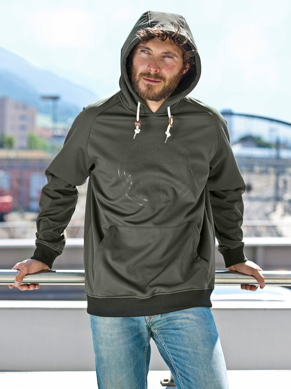 Mann mit Outdoor Bekleidung & Funktionsbekleidung Pullover
